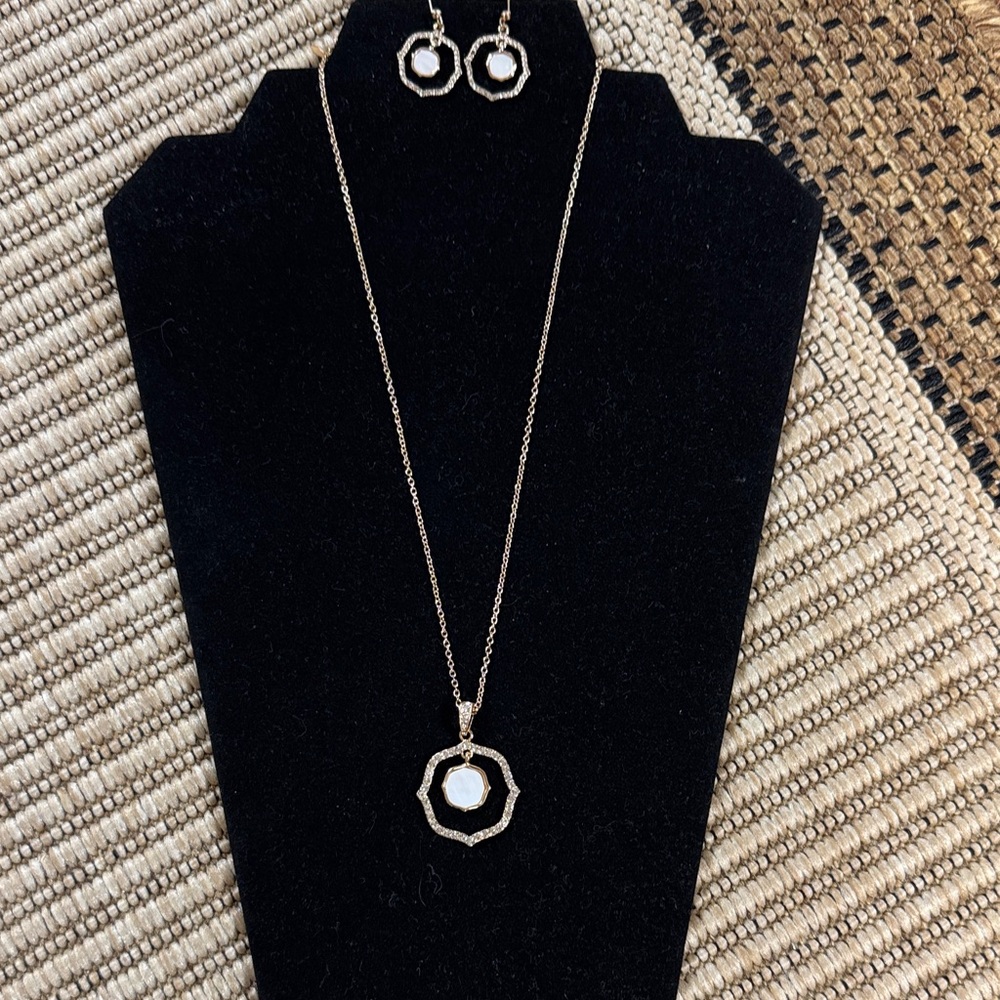 Harmonious Beauty Necklace and Earring set Gold tone